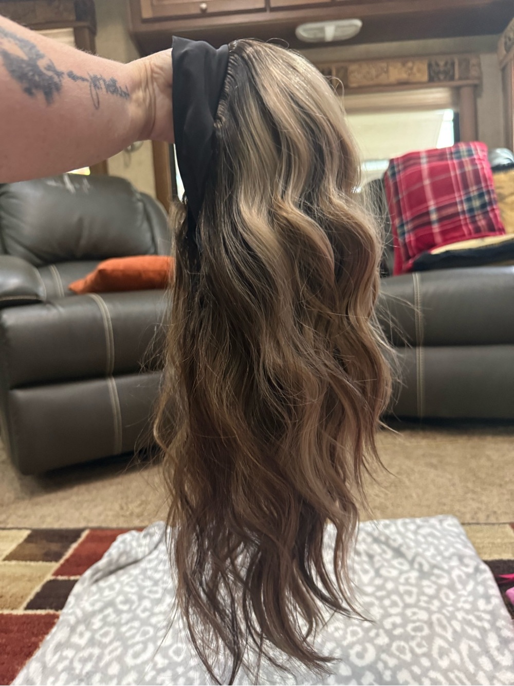 Chelsey Smith Headband Wig- Natural Wavy in Blonde Brown Blend (used-like new)